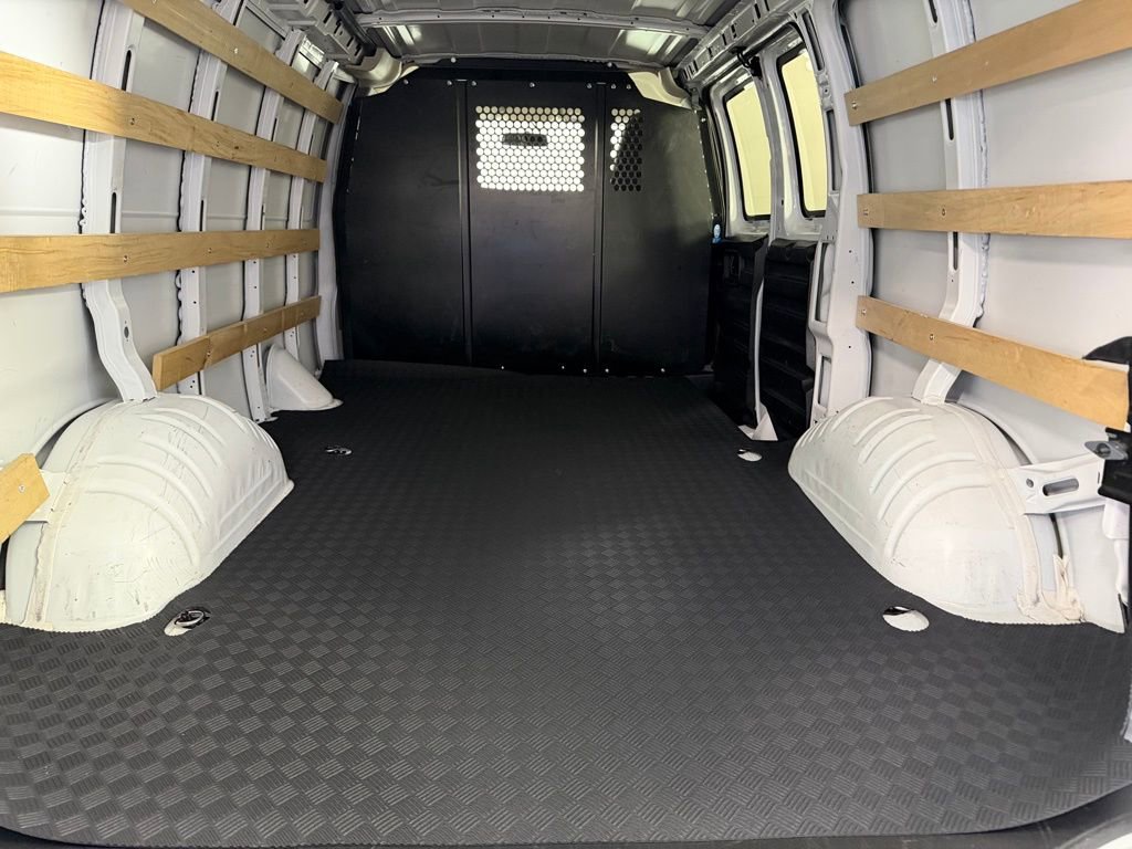 Used 2024 GMC Savana 2500 Work Van w/ Driver Convenience Package image 24