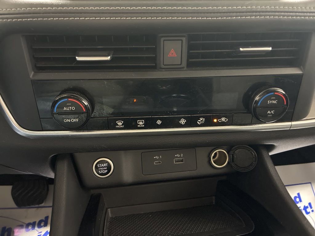 Used 2023 Nissan Rogue SV image 17