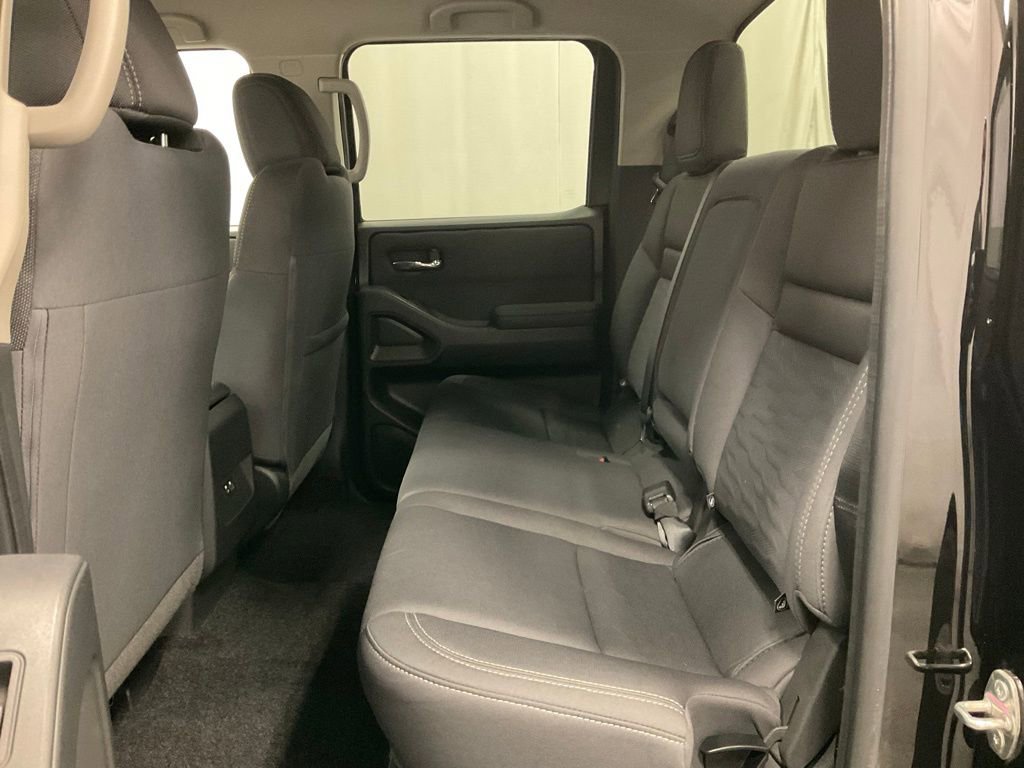 Used 2024 Nissan Frontier SV image 28