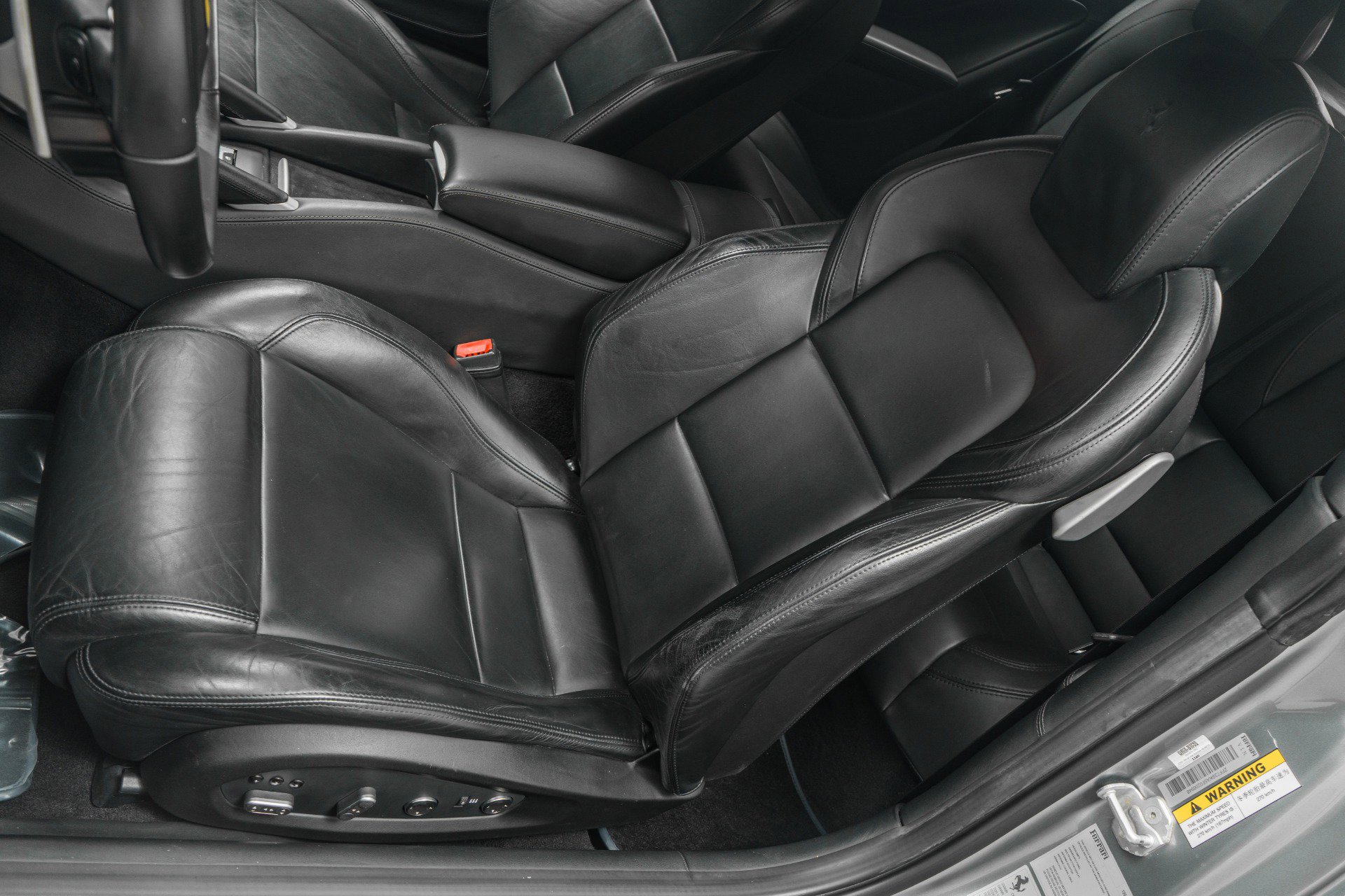 Used 2015 Ferrari FF image 24