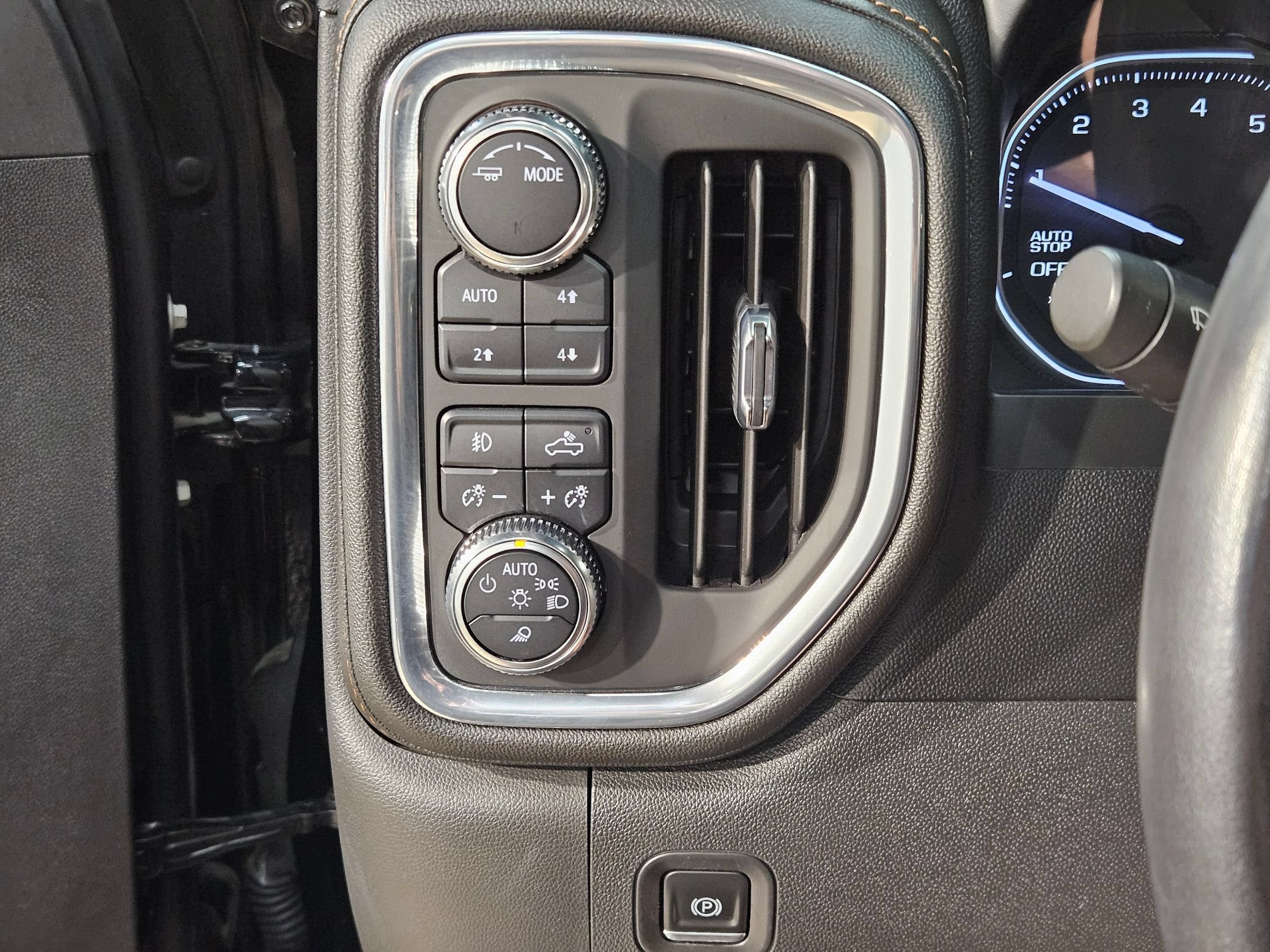 Used 2021 GMC Sierra 1500 AT4 w/ AT4 Preferred Package AWD/4WD image 25