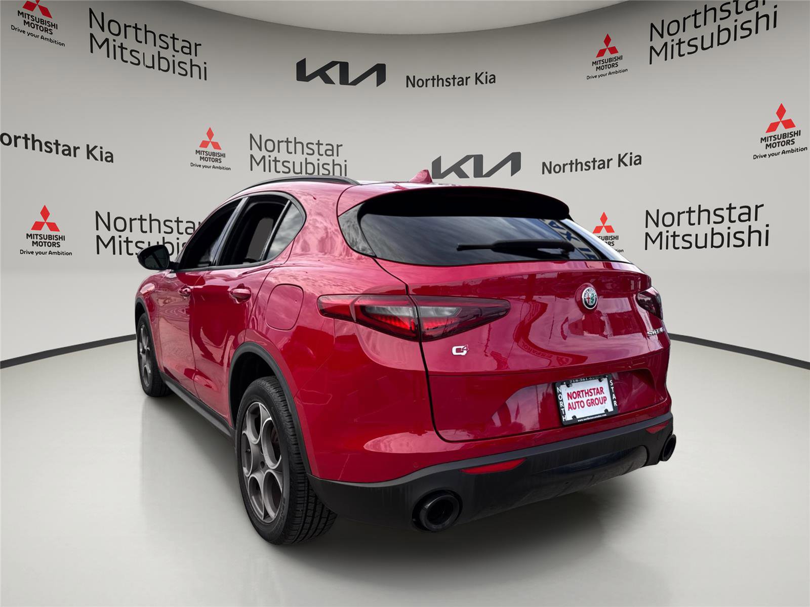 Used 2022 Alfa Romeo Stelvio Sprint image 2