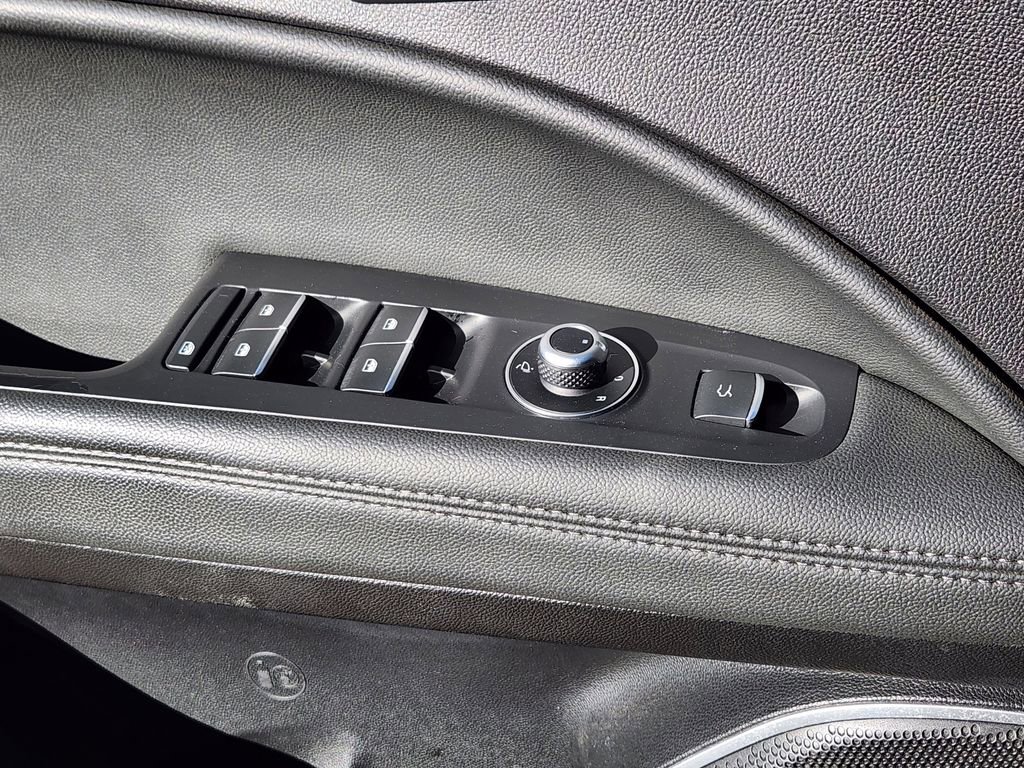 Used 2022 Alfa Romeo Stelvio Ti image 4