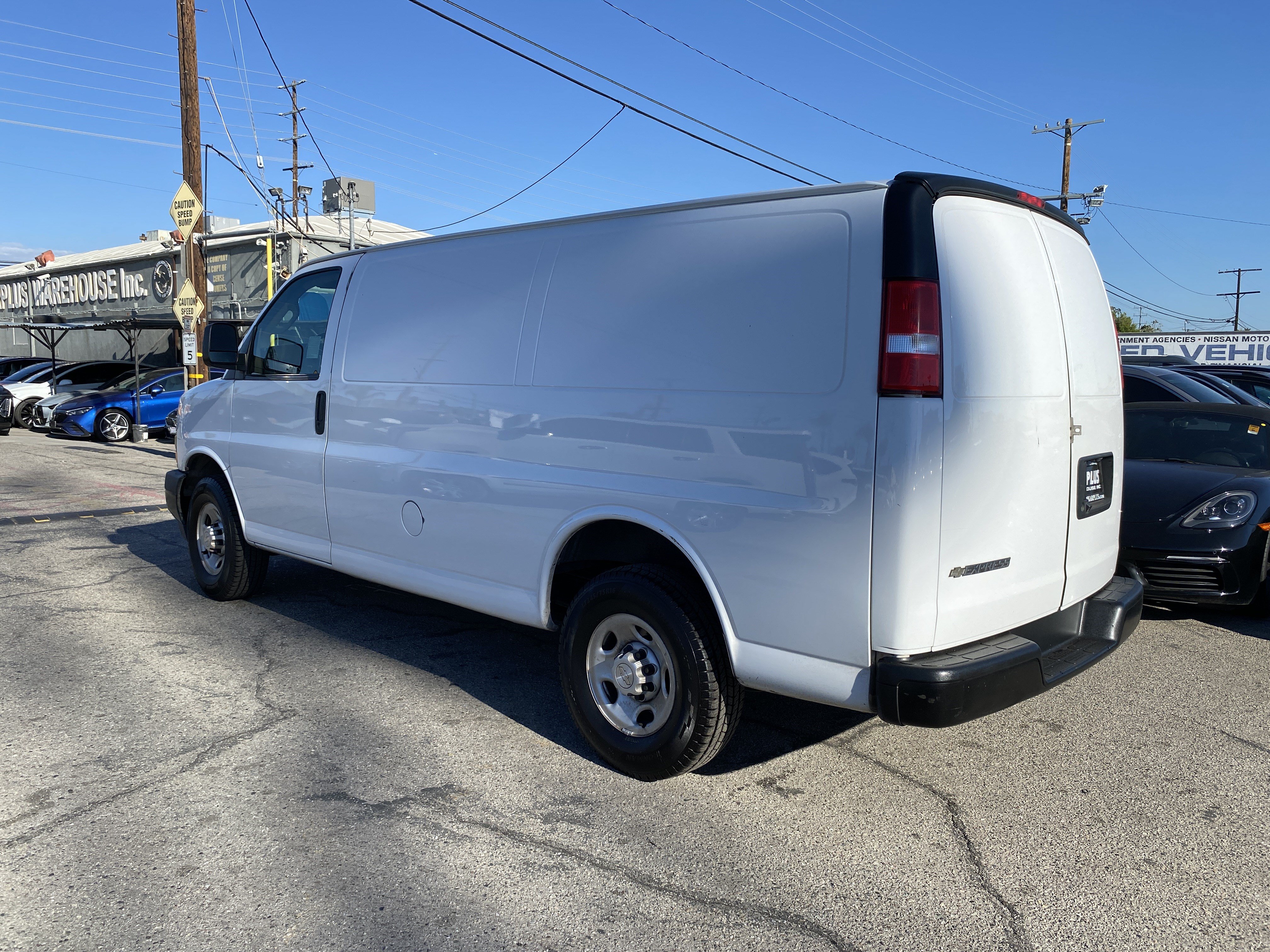 Used 2019 Chevrolet Express 2500 w/ Driver Convenience Package RWD image 10