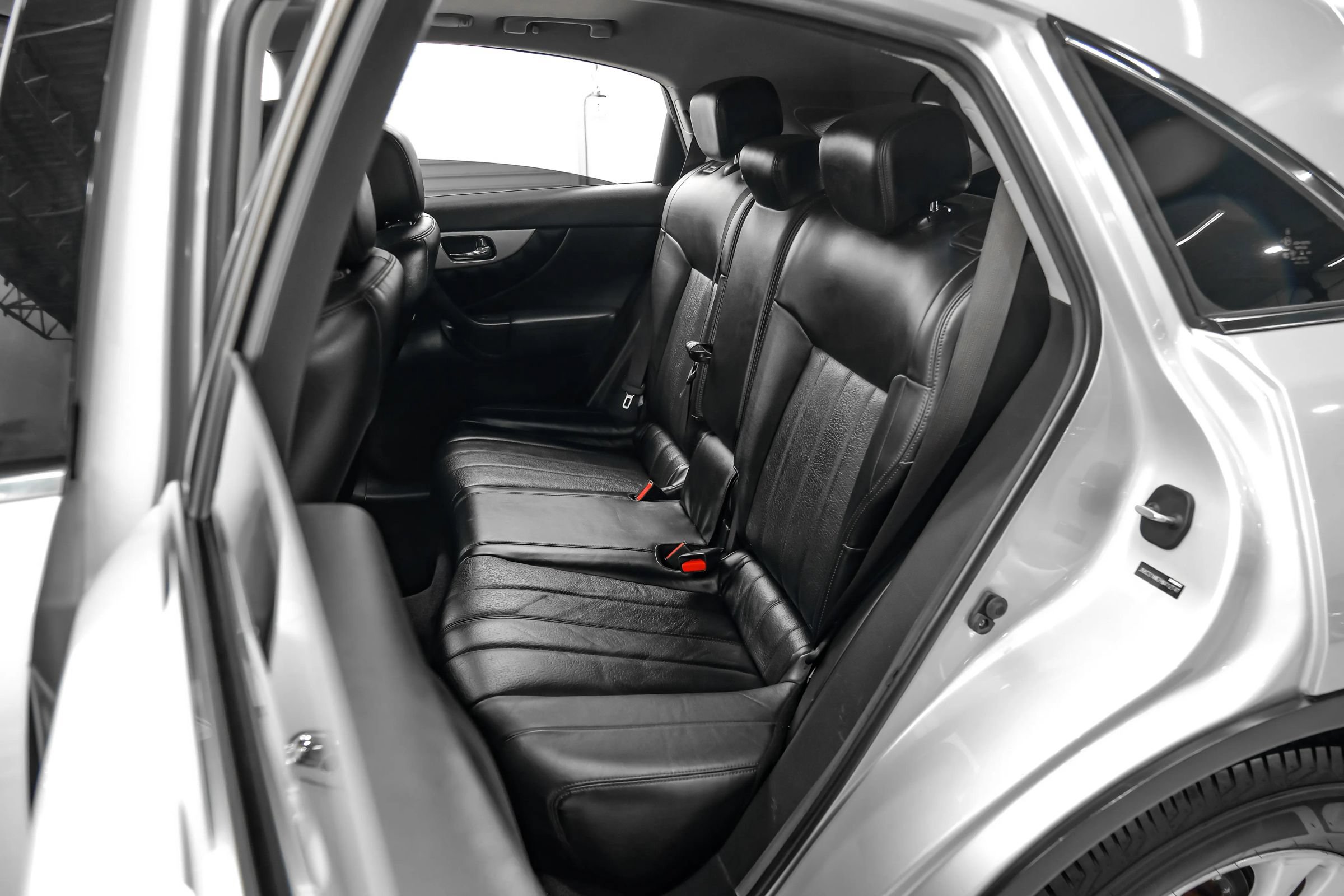 Used 2017 INFINITI QX70 AWD w/ Premium Package image 50