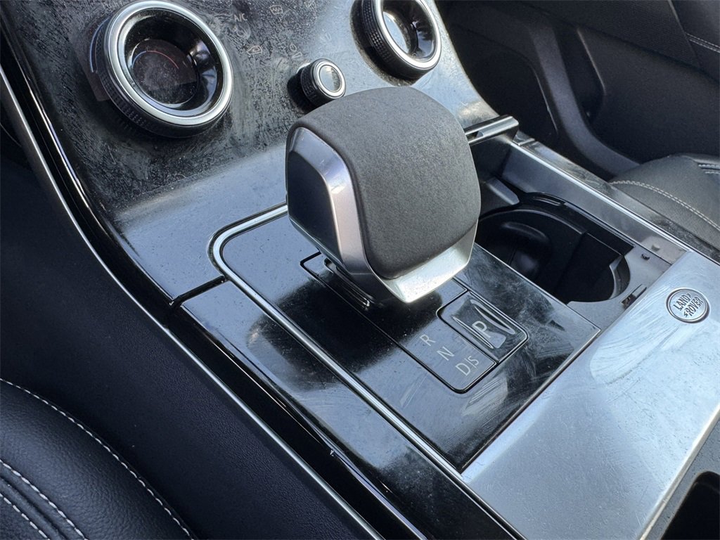 Used 2022 Land Rover Range Rover Velar R-Dynamic S image 12