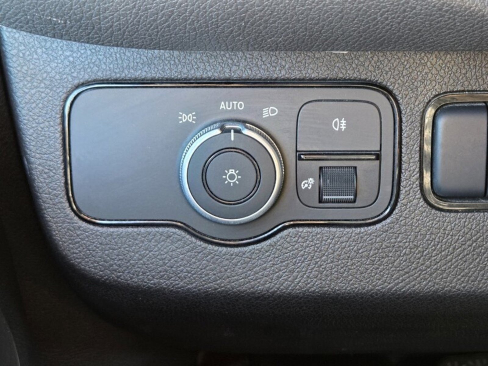 Used 2024 Mercedes-Benz Sprinter 2500 image 34