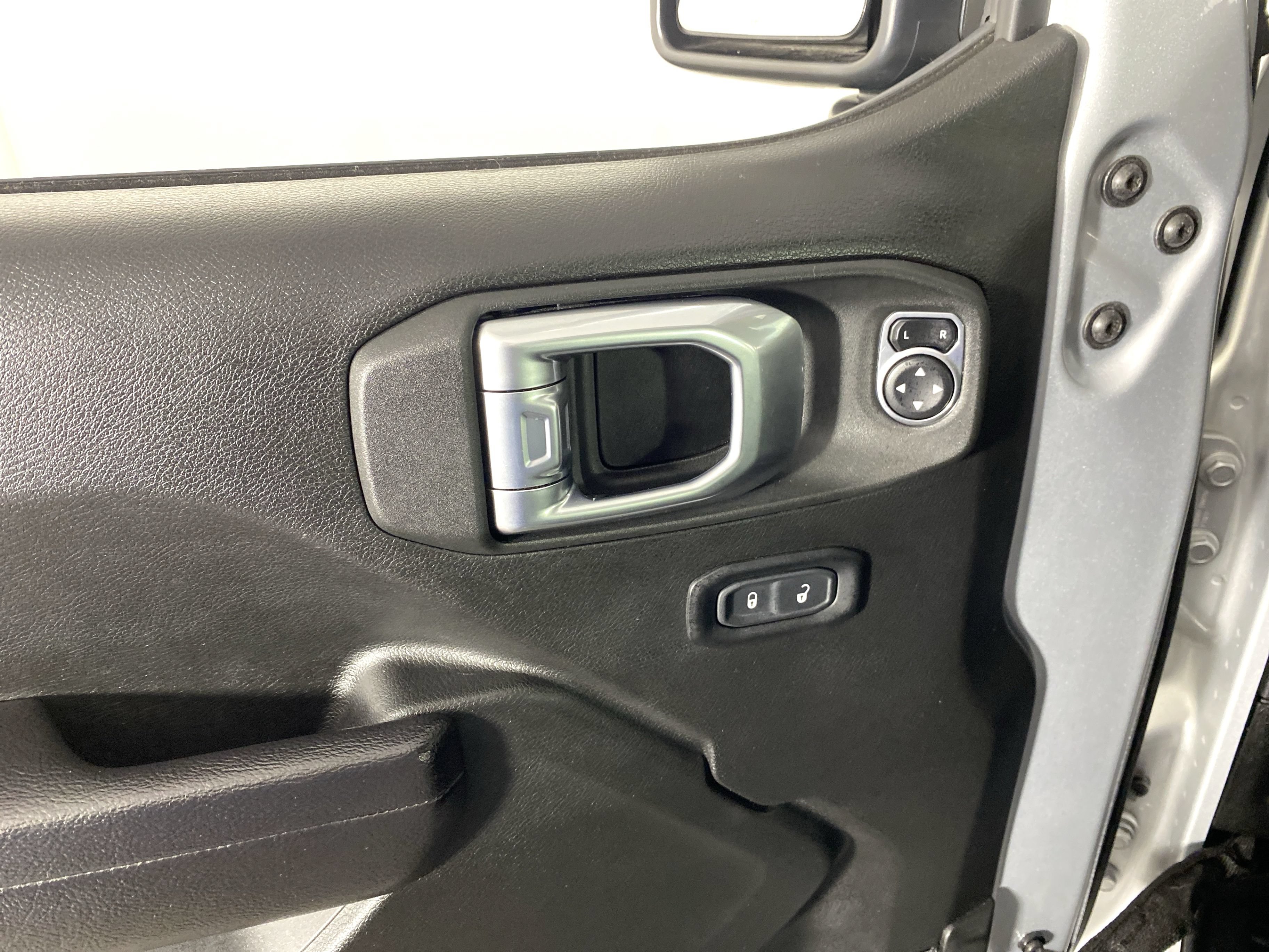 Used 2024 Jeep Wrangler Unlimited Sport AWD/4WD image 15