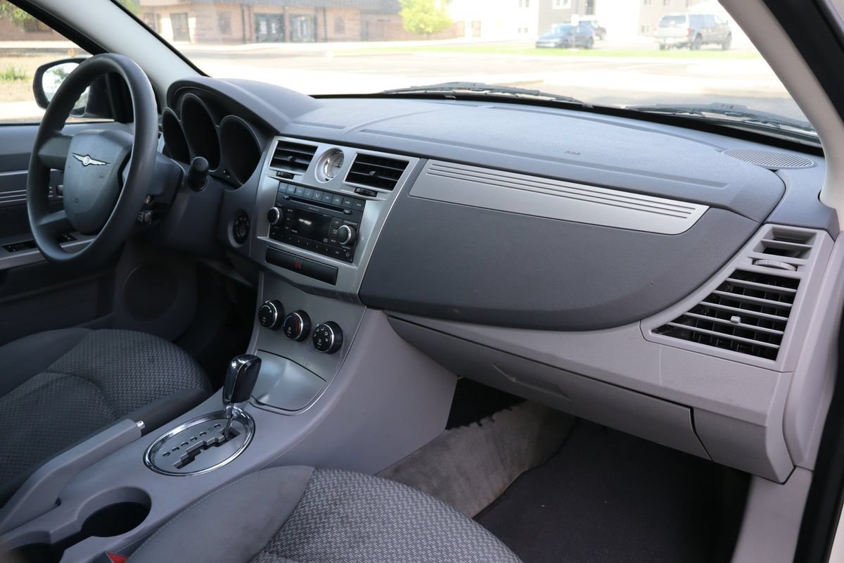 Used 2008 Chrysler Sebring LX FWD image 17