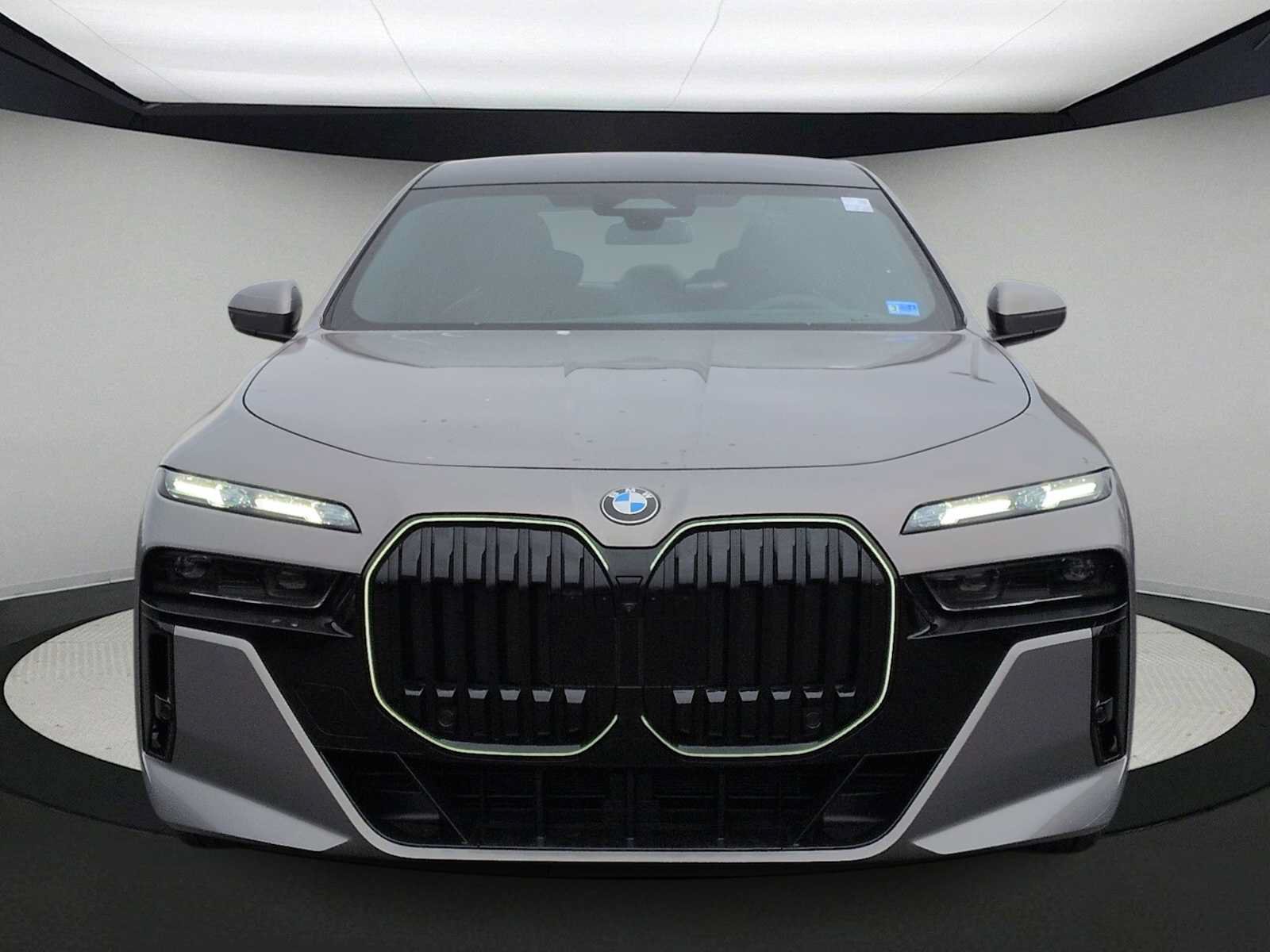 New 2026 BMW 760i xDrive w/ Executive Package AWD/4WD image 3