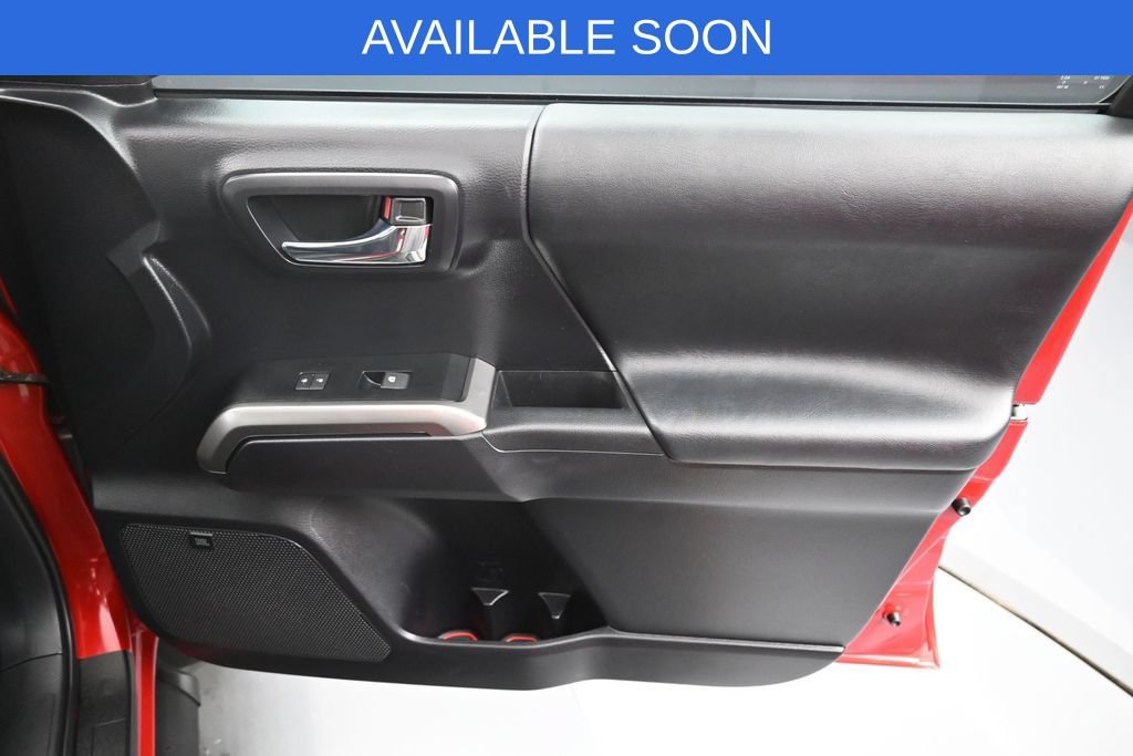 Used 2020 Toyota Tacoma Limited AWD/4WD image 34
