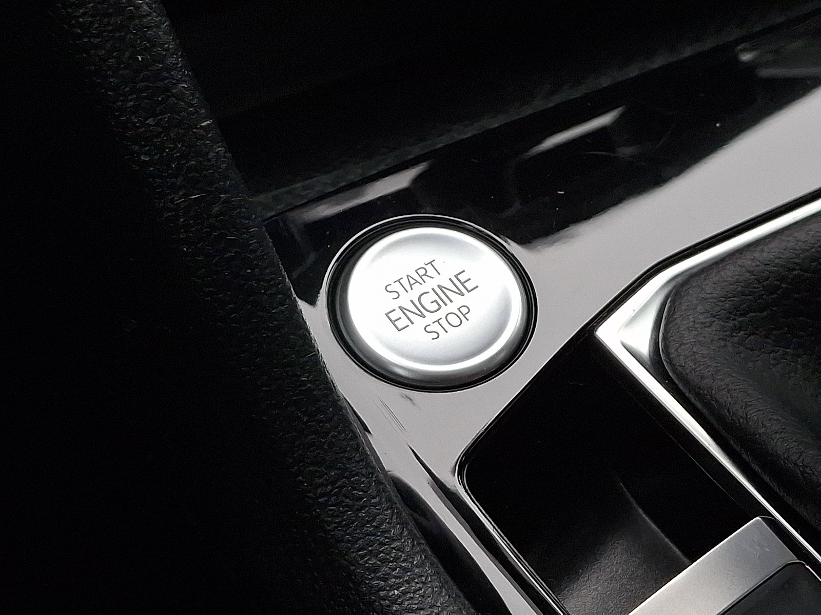 Used 2022 Volkswagen Taos SEL image 26