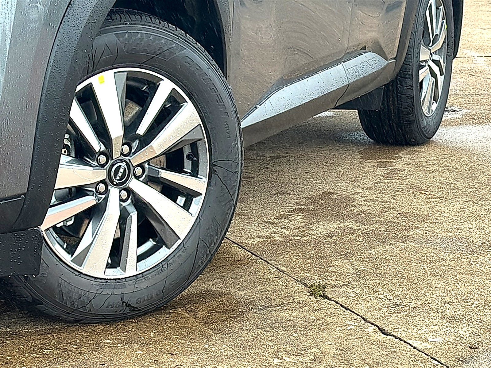 New 2026 Nissan Pathfinder SL FWD image 3