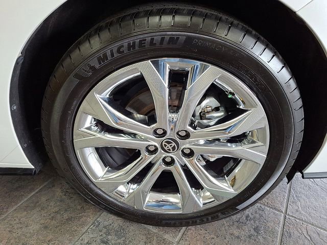 Used 2024 Toyota Sienna Platinum image 7