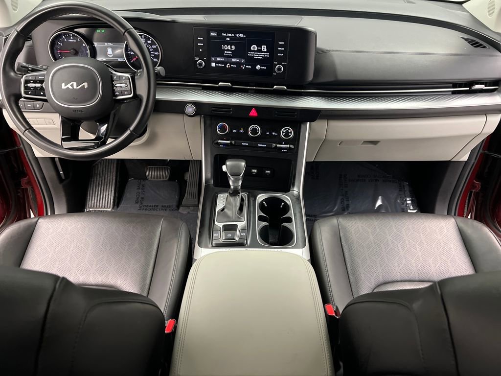 Used 2024 Kia Carnival LX image 45