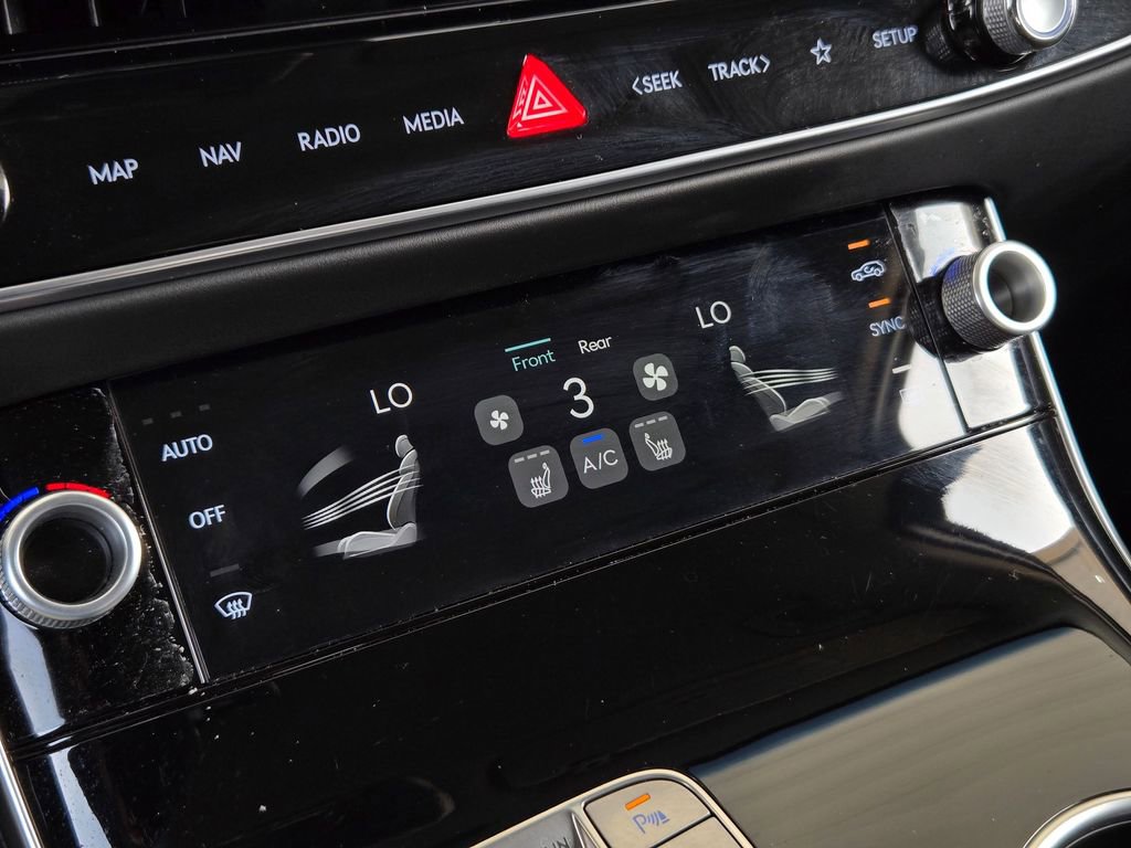 Used 2026 Genesis GV70 2.5T image 17