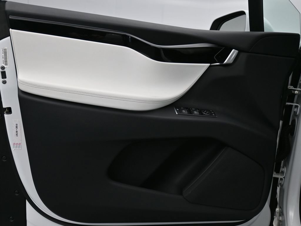 Used 2018 Tesla Model X 100D image 9
