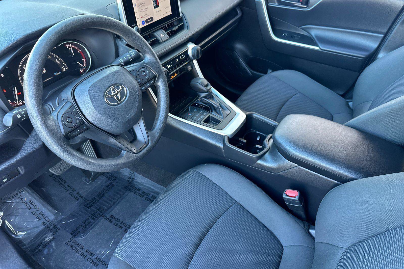 Used 2024 Toyota RAV4 LE image 9