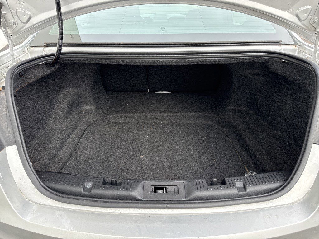 Used 2017 Ford Taurus SHO image 7