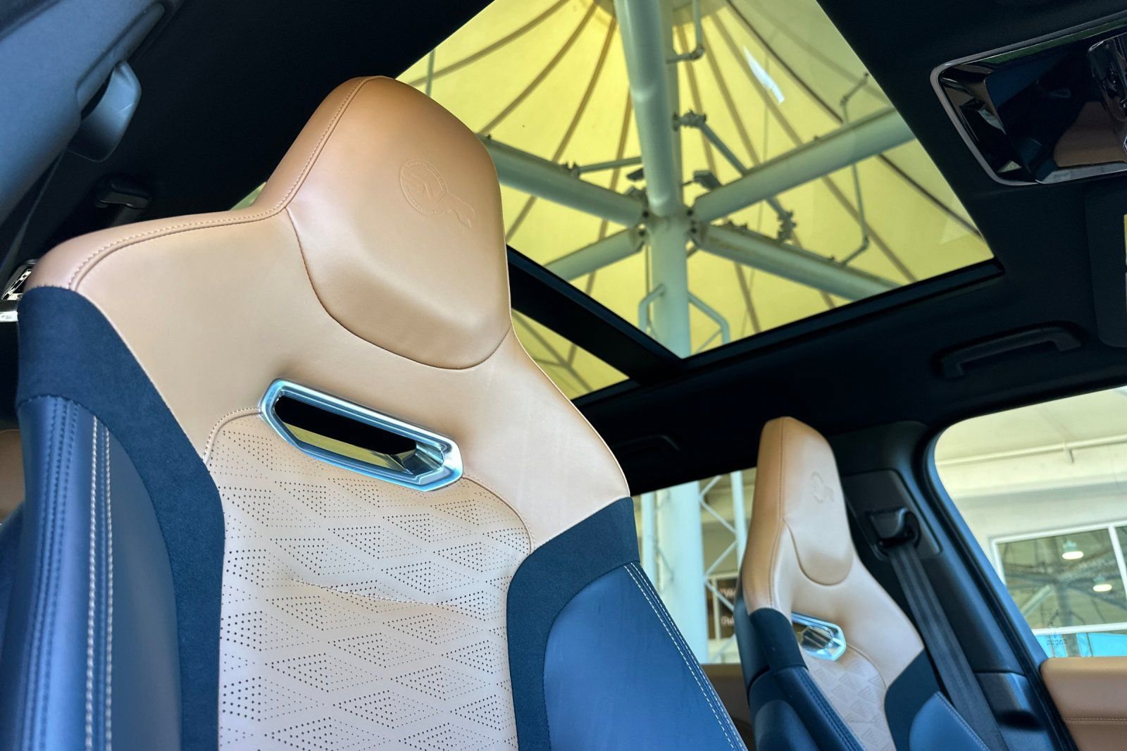 Used 2022 Land Rover Range Rover Sport SVR image 20