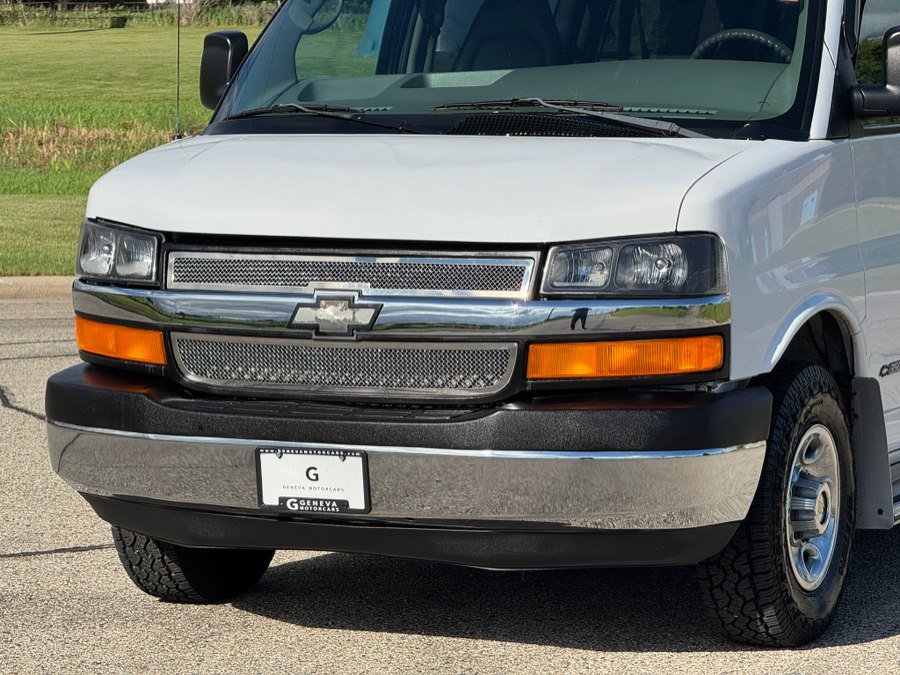 Used 2005 Chevrolet Express 3500 Passenger w/ LS Preferred Equipment Group RWD image 10