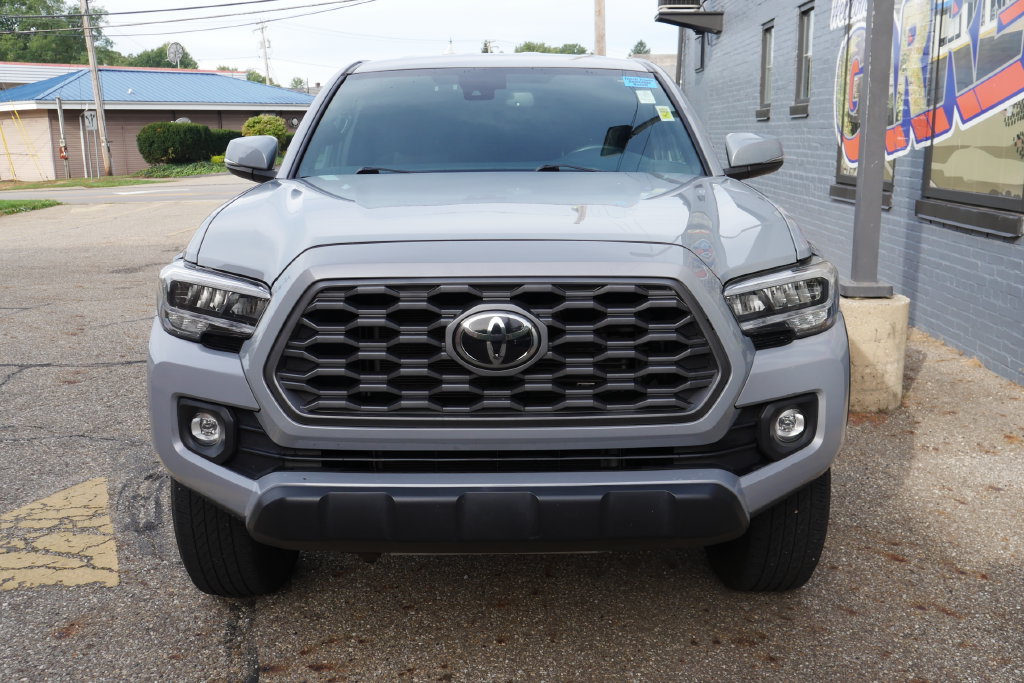 Used 2020 Toyota Tacoma TRD Off-Road AWD/4WD image 11