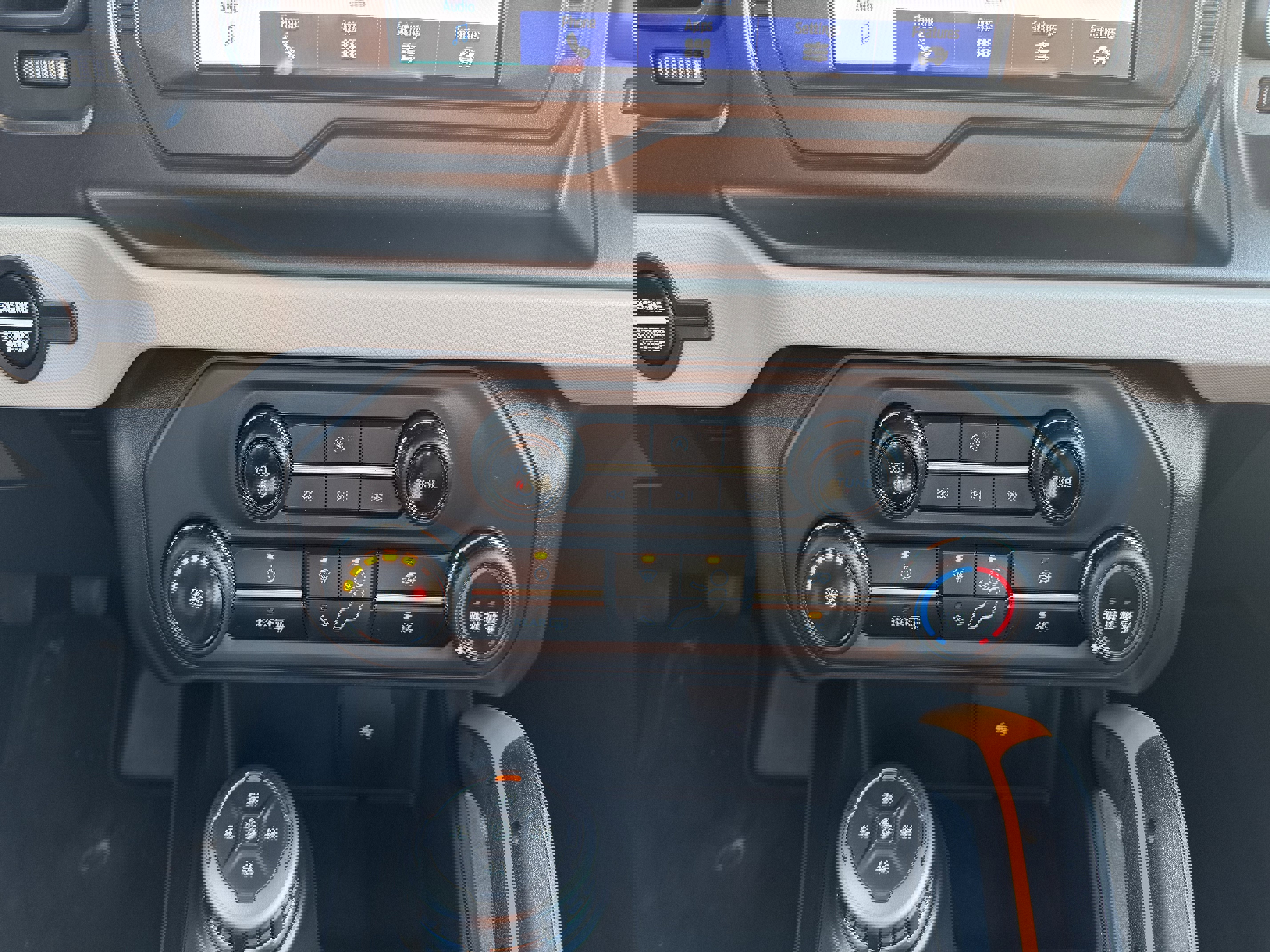 Used 2023 Ford Bronco Badlands image 19