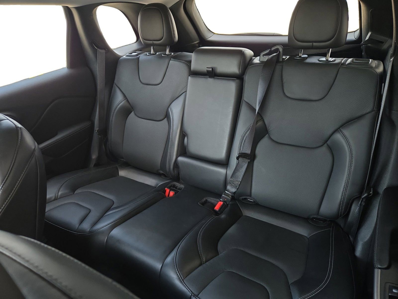 Used 2021 Jeep Cherokee Latitude Lux w/ Comfort/Convenience Group FWD image 17