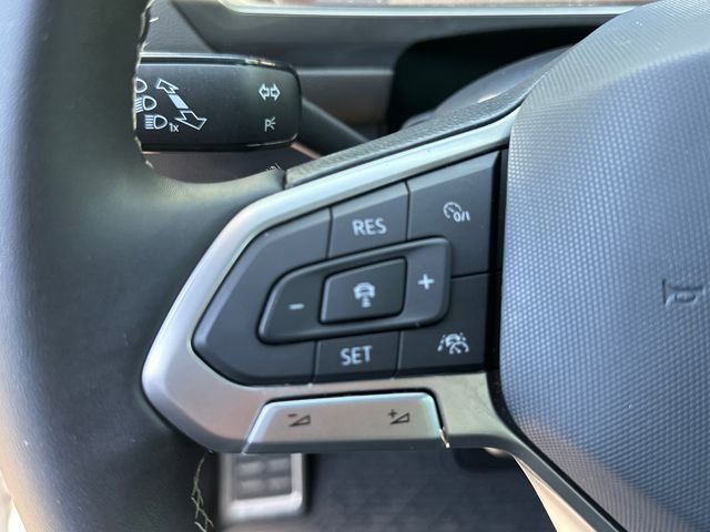 Used 2023 Volkswagen Tiguan SE R-Line image 24