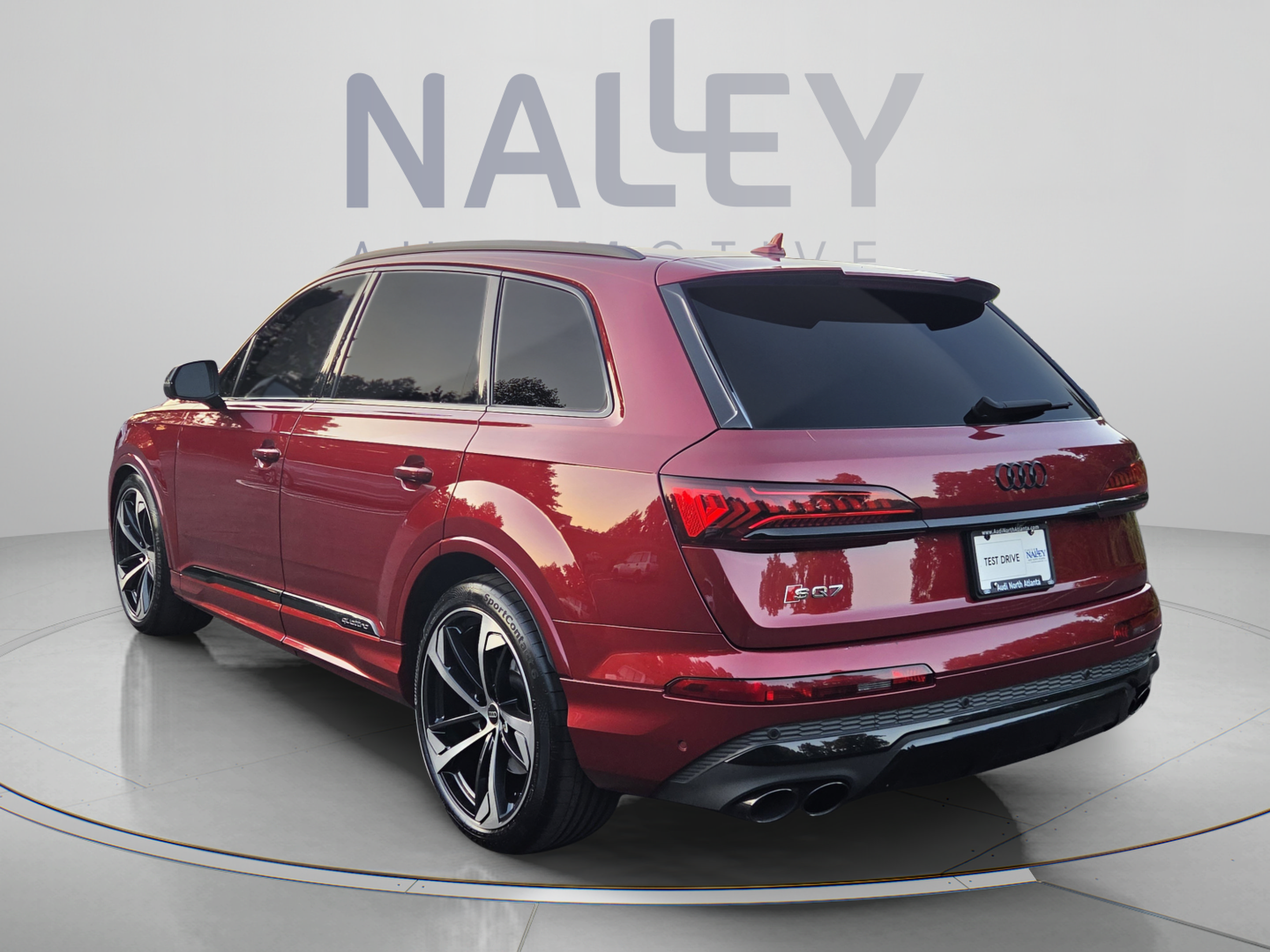 Used 2024 Audi SQ7 Premium Plus AWD/4WD image 3