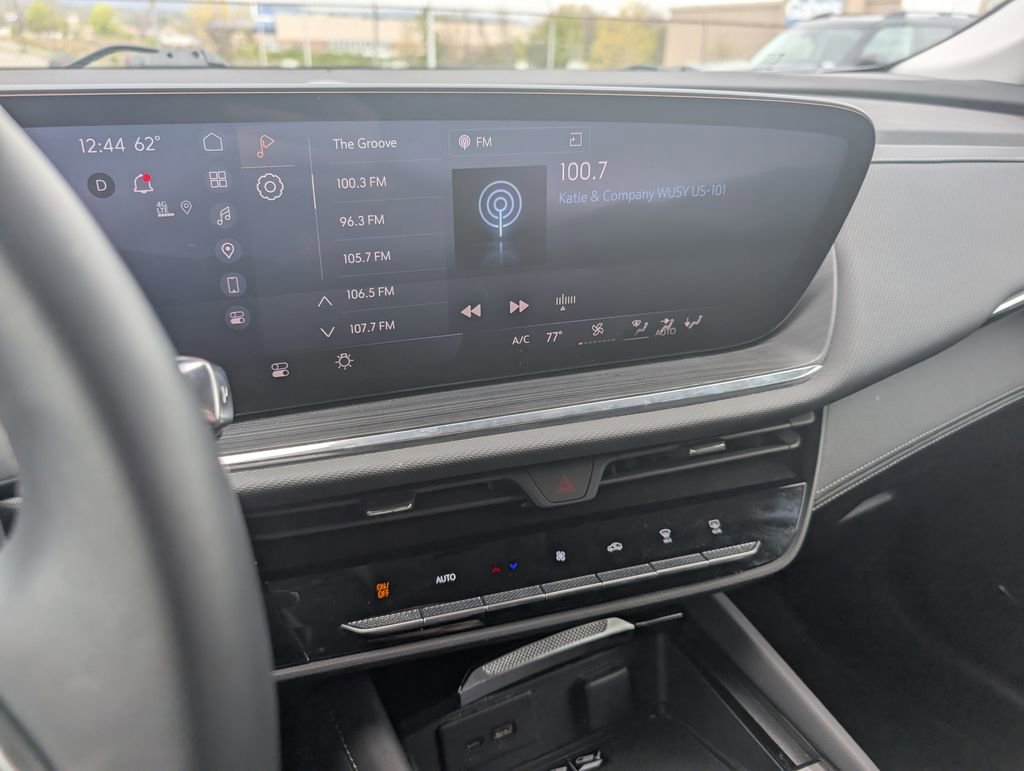 Used 2025 Buick Envision Preferred image 22