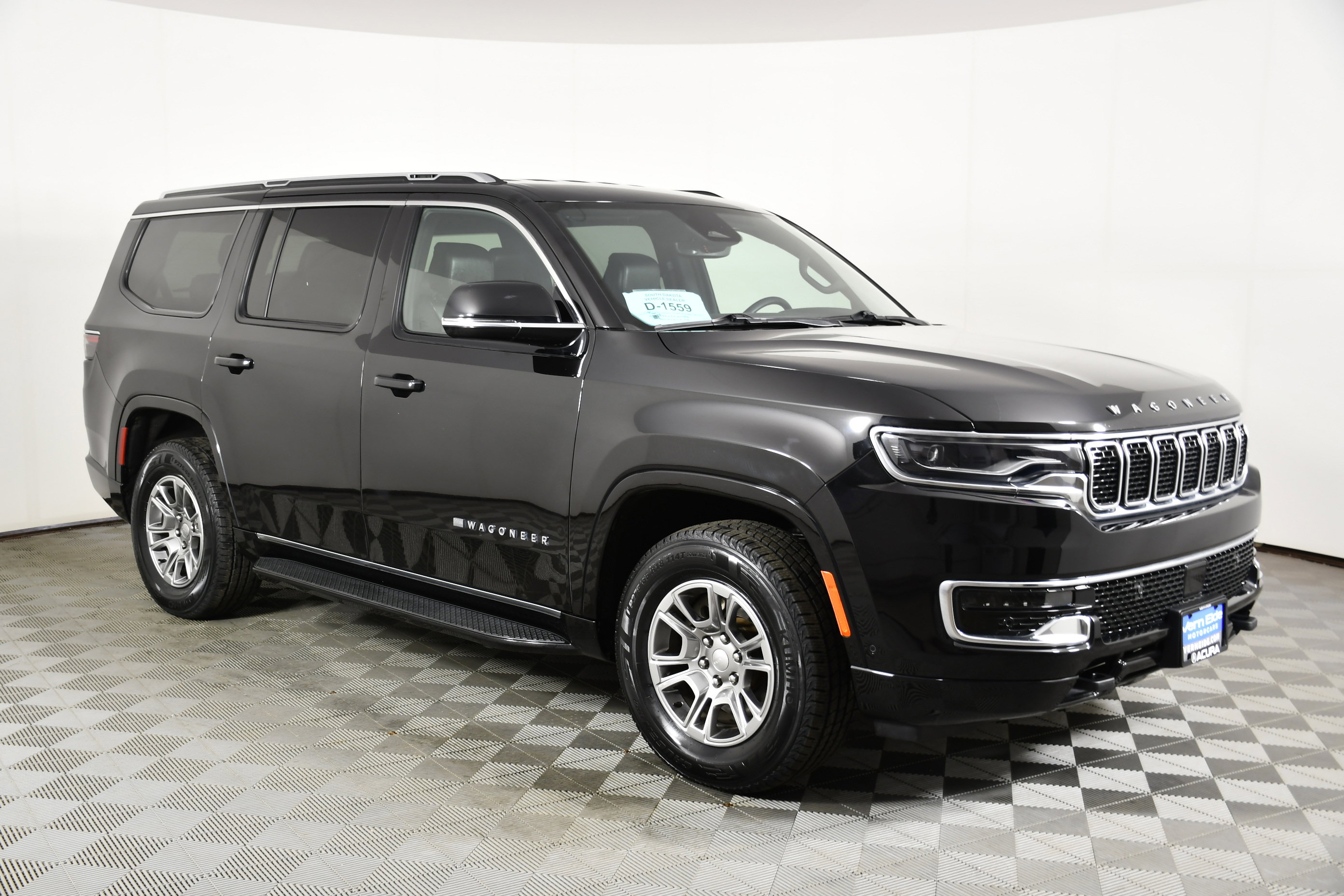 Used 2024 Jeep Wagoneer 4WD w/ HD Trailer Tow Package image 4