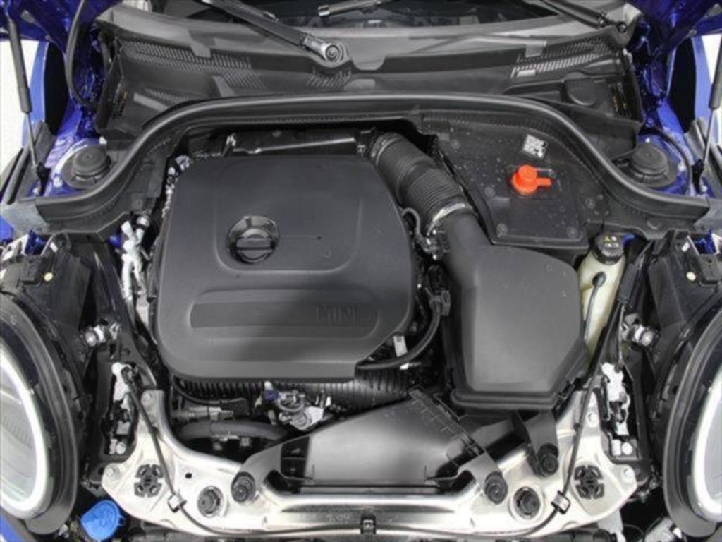 Certified 2025 MINI Cooper S image 23