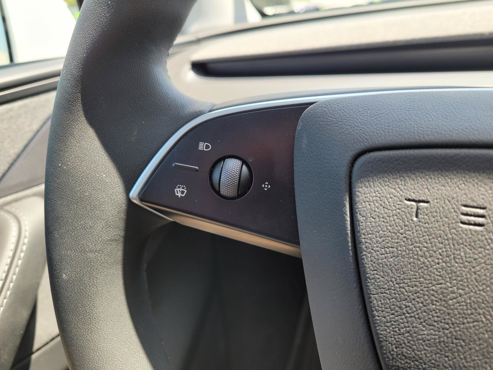 Used 2026 Tesla Model Y AWD image 9