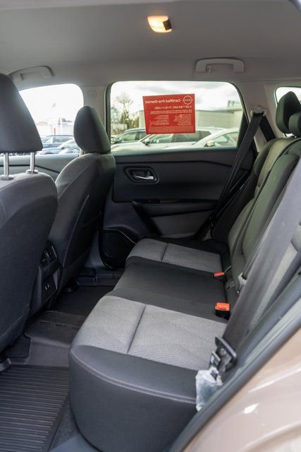 Certified 2025 Nissan Rogue SV image 12