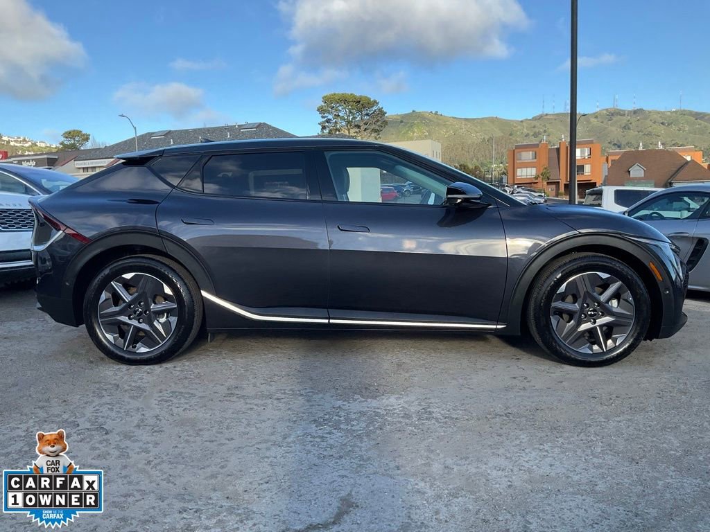 Used 2025 Kia EV6 Light w/ Light LR Technology Package image 3