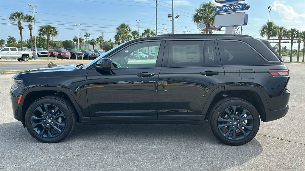 New 2026 Jeep Grand Cherokee Limited AWD/4WD image 3