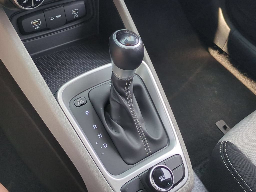 Used 2025 Hyundai Venue SEL FWD image 19