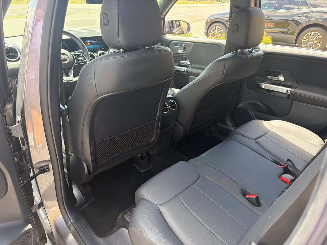 Used 2022 Mercedes-Benz GLB 250 4MATIC image 90