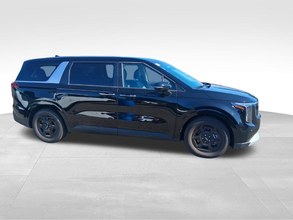Certified 2026 Kia Carnival FWD image 4