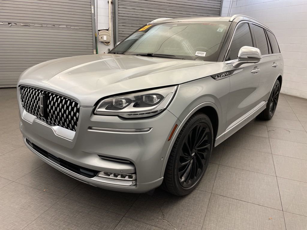 Used 2021 Lincoln Aviator Black Label w/ Dynamic Handling Package image 3