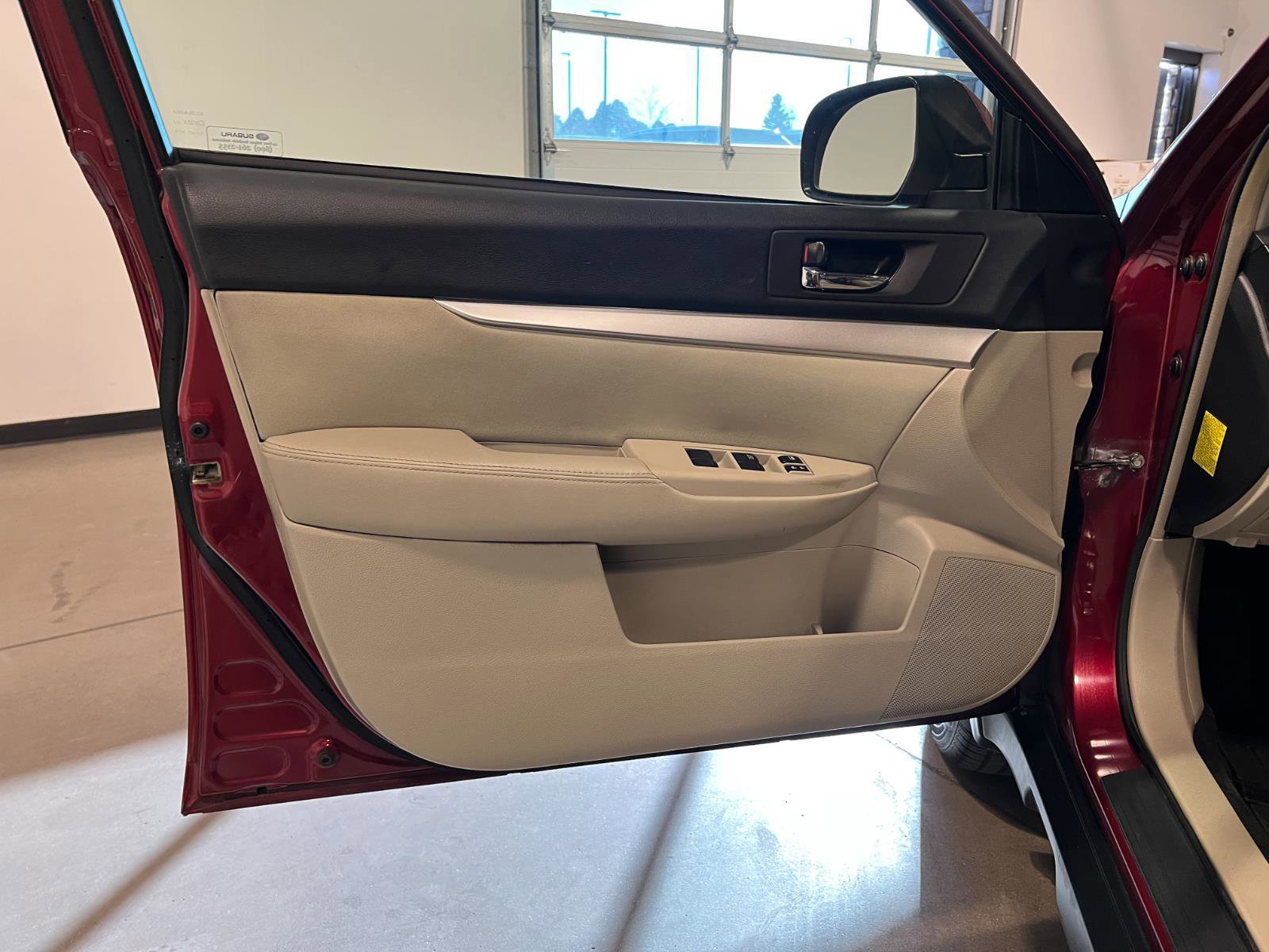 Used 2011 Subaru Outback 2.5i Premium image 28