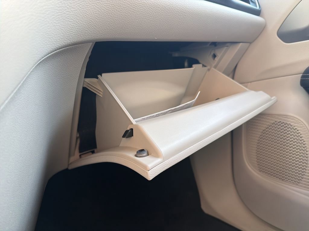 Used 2024 Chrysler Pacifica Touring-L FWD image 81