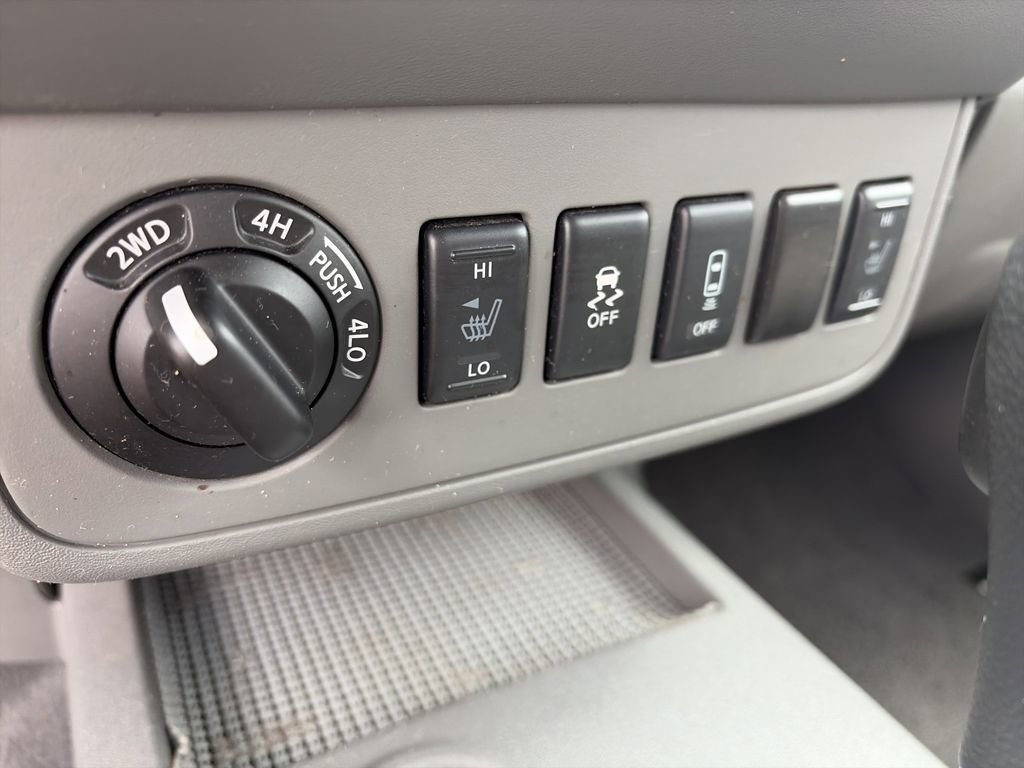 Used 2020 Nissan Frontier SV w/ Midnight Edition Floor Mats AWD/4WD image 26