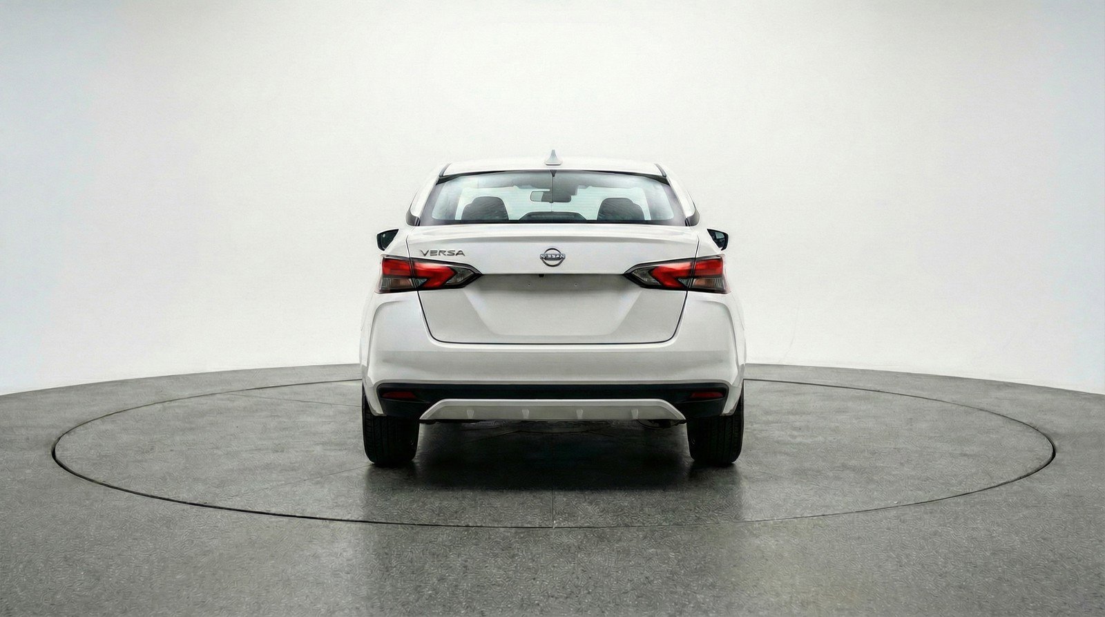 Used 2025 Nissan Versa SV image 7