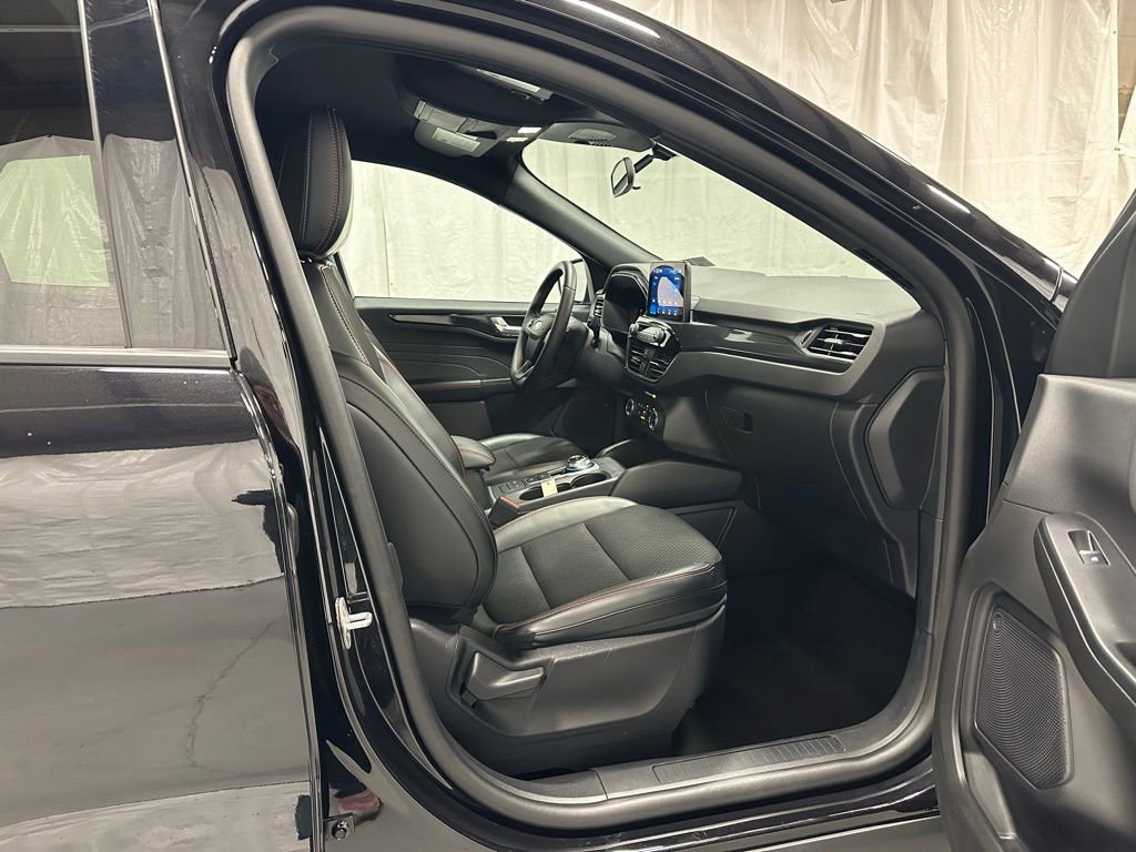Used 2025 Ford Escape ST-Line image 51