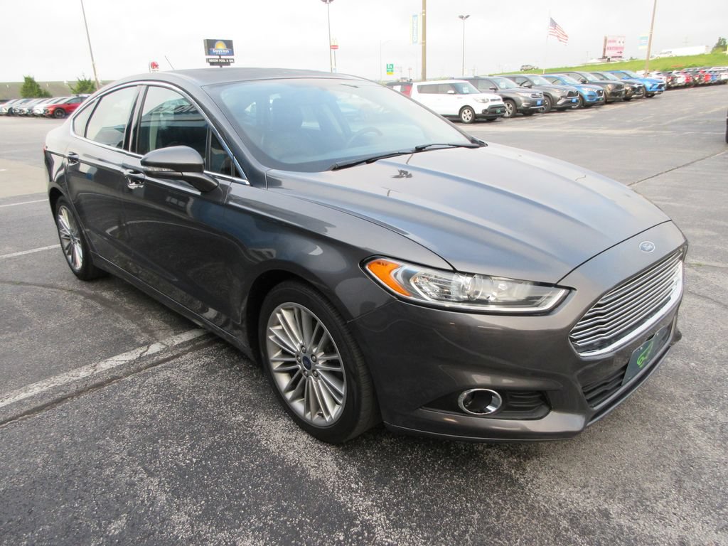 Used 2015 Ford Fusion SE w/ Equipment Group 202A FWD image 7