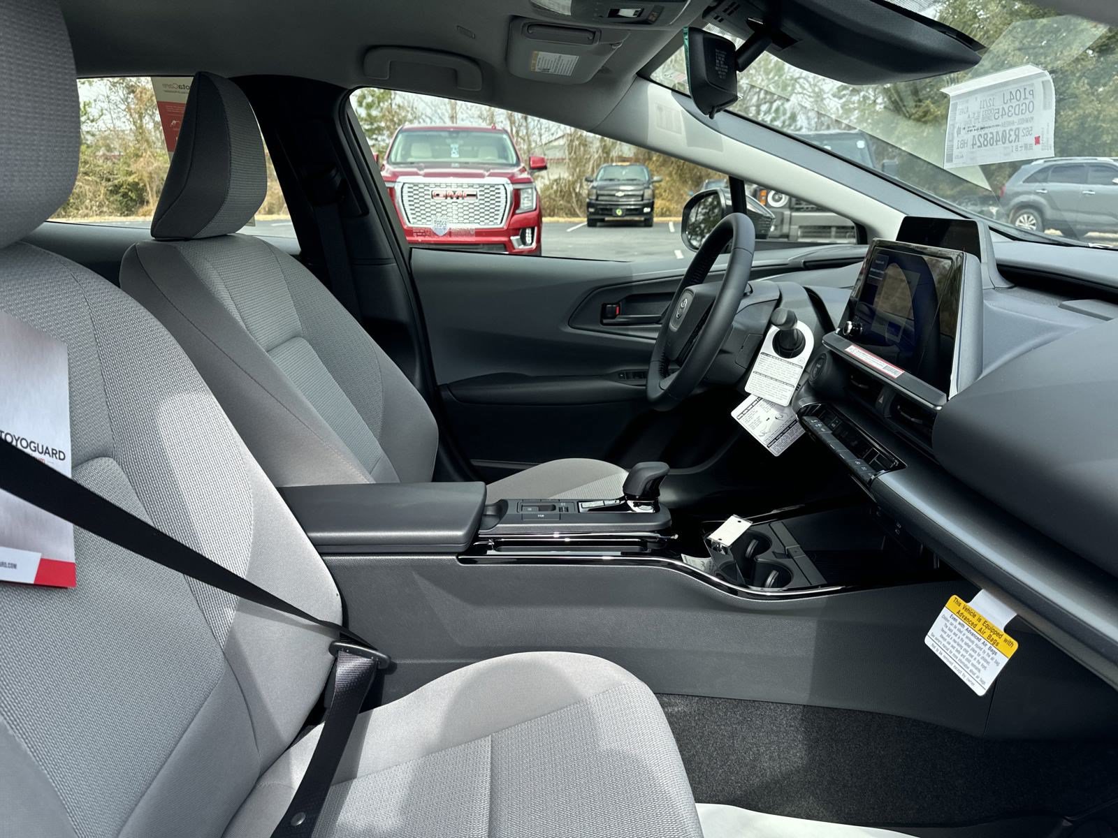 New 2024 Toyota Prius LE FWD image 31