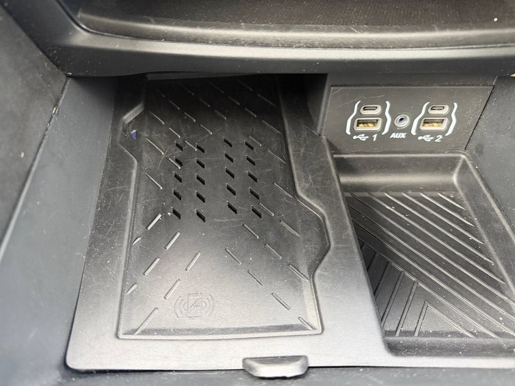 Used 2025 Chrysler Pacifica Limited FWD image 20
