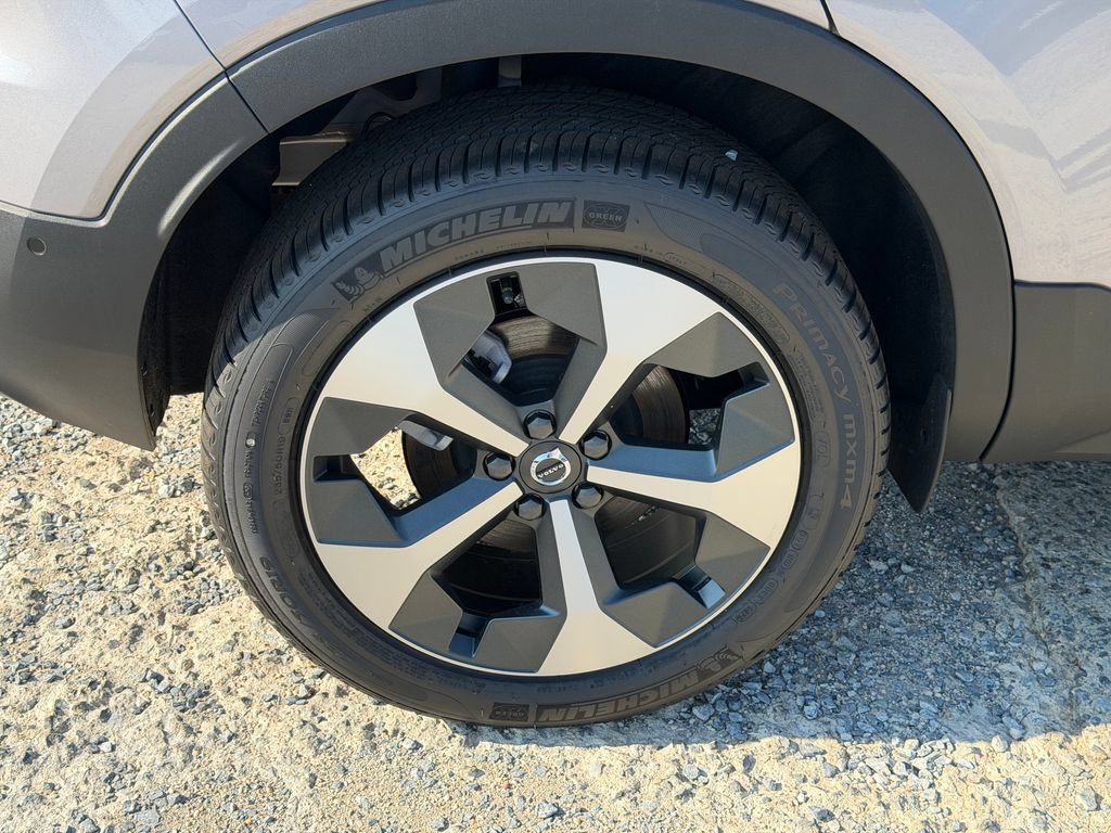 New 2026 Volvo XC40 B5 Plus w/ Climate Package AWD/4WD image 6